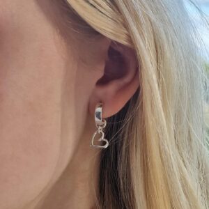 Hängande örhängen silverhjärtan - silversmycken i äkta silver - handgjorda silversmycken från Brokig silversmycken