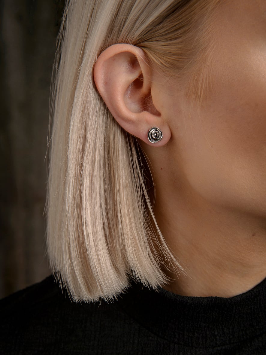 Ros-orknoppar i silver - handgjorda från Brokig silversmycken