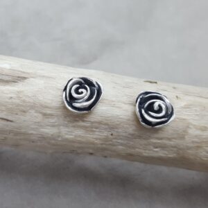 Ros - örknoppar - örhängen silver - handgjorda från Brokig silversmycken